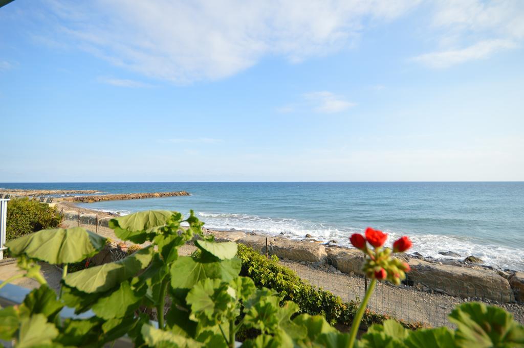 Riva Mare Apartment Riva Ligure Exterior foto